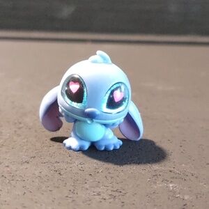 NEW NEVER USED NOT IN PACKAGING Disney Doorables STITCH with HEART EYES 1x1in